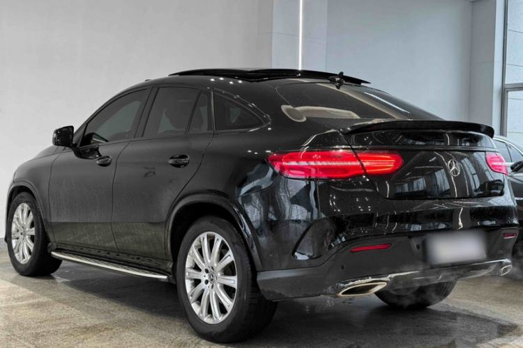 Used Mercedes-Benz GLE Coupe 2018 GLE 320 4MATIC Coupe SUV Exterior 2