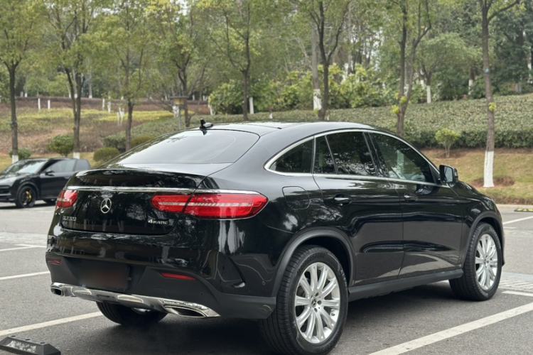 Used Mercedes-Benz GLE Coupe 2018 GLE 320 4MATIC Coupe SUV Exterior 4