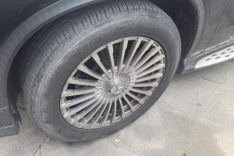 Used Mercedes-Benz GLE Coupe 2018 GLE 320 4MATIC Coupe SUV Exterior 4