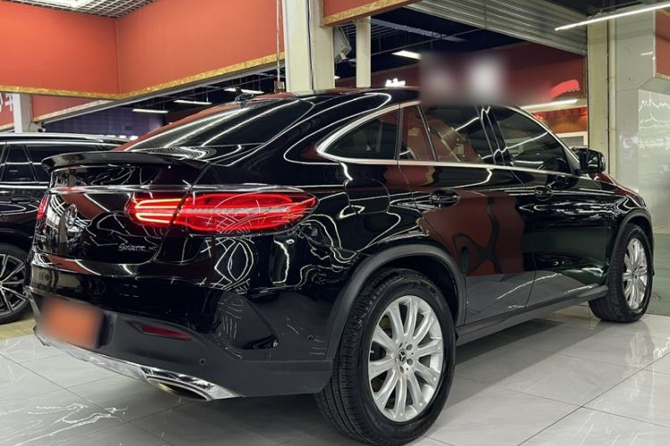 Used Mercedes-Benz GLE Coupe 2018 GLE 320 4MATIC Coupe SUV Exterior 4