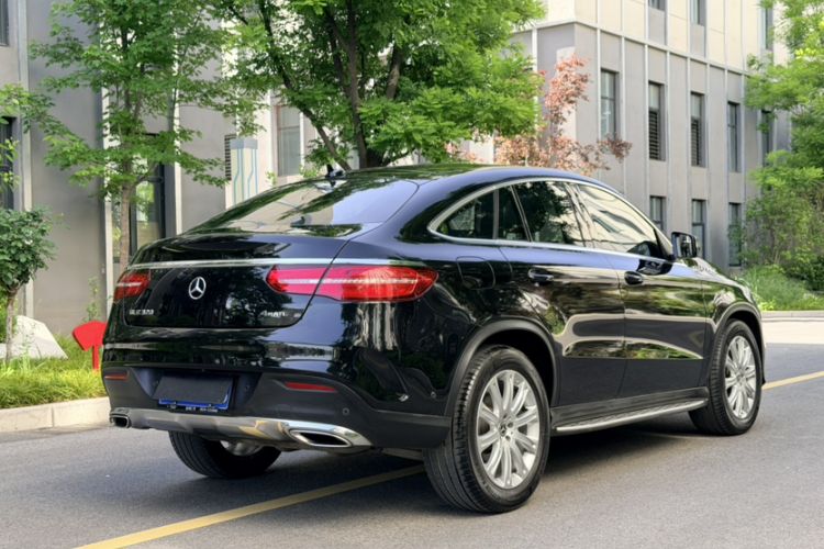 Used Mercedes-Benz GLE Coupe 2018 GLE 320 4MATIC Coupe SUV Exterior 6