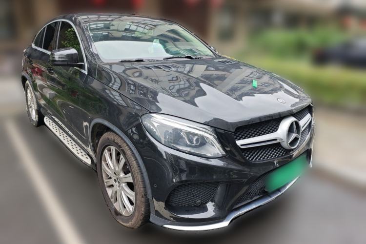 Used Mercedes-Benz GLE Coupe 2018 GLE 320 4MATIC Coupe SUV Front Right 45 Deg