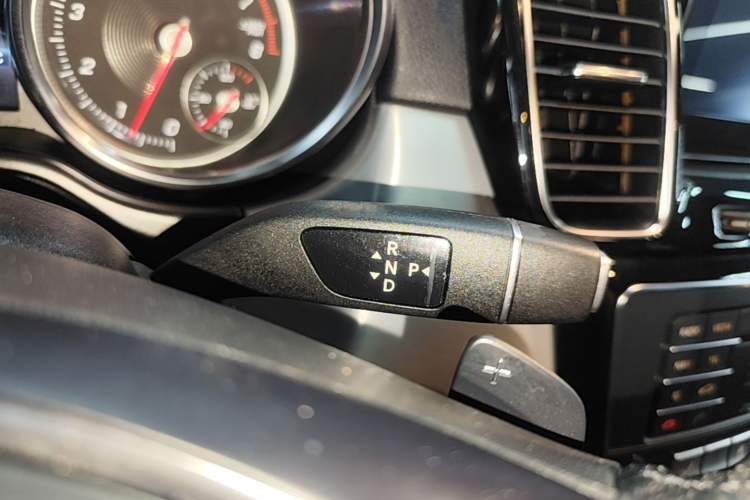 Used Mercedes-Benz GLE Coupe 2018 GLE 320 4MATIC Coupe SUV Gear Lever