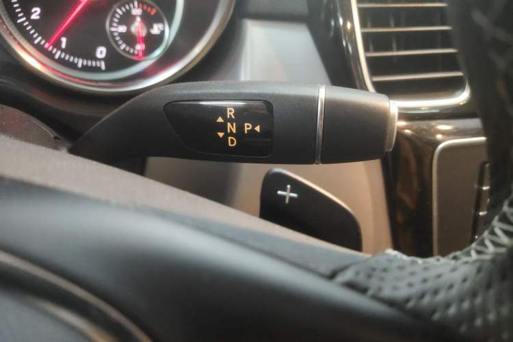 Used Mercedes-Benz GLE Coupe 2018 GLE 320 4MATIC Coupe SUV Gear Lever