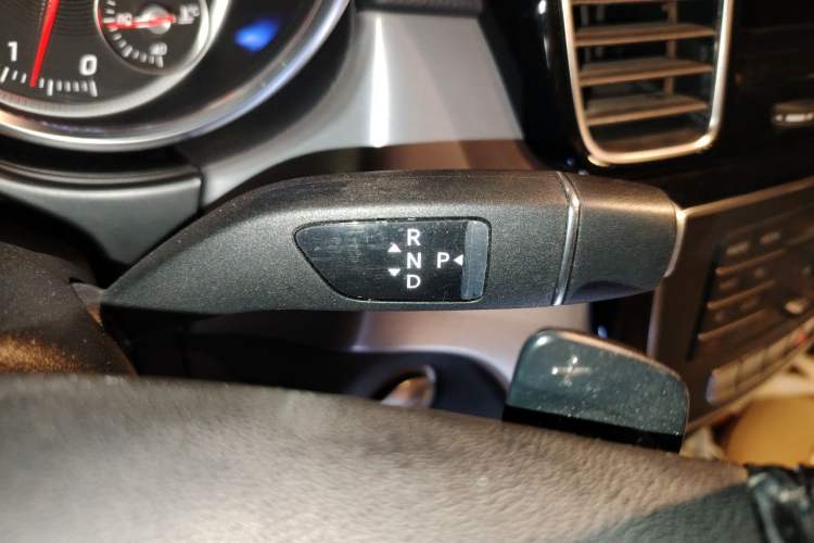 Used Mercedes-Benz GLE Coupe 2018 GLE 400 4MATIC Coupe SUV Gear Lever