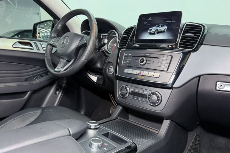 Used Mercedes-Benz GLE Coupe 2018 GLE 320 4MATIC Coupe SUV Gear Lever