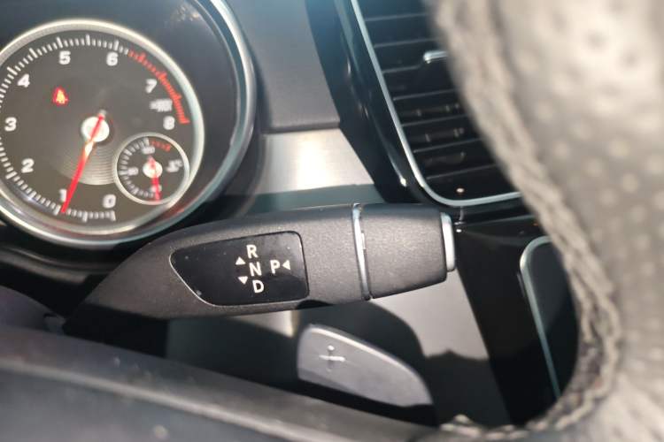 Used Mercedes-Benz GLE Coupe 2018 GLE 320 4MATIC Coupe SUV Gear Lever