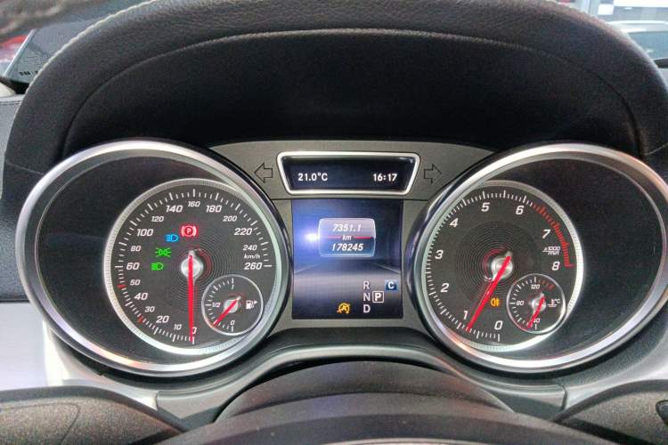 Used Mercedes-Benz GLE Coupe 2018 GLE 400 4MATIC Coupe SUV Instrument Cluster