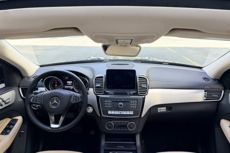 Used Mercedes-Benz GLE Coupe 2018 GLE 320 4MATIC Coupe SUV Interior 1