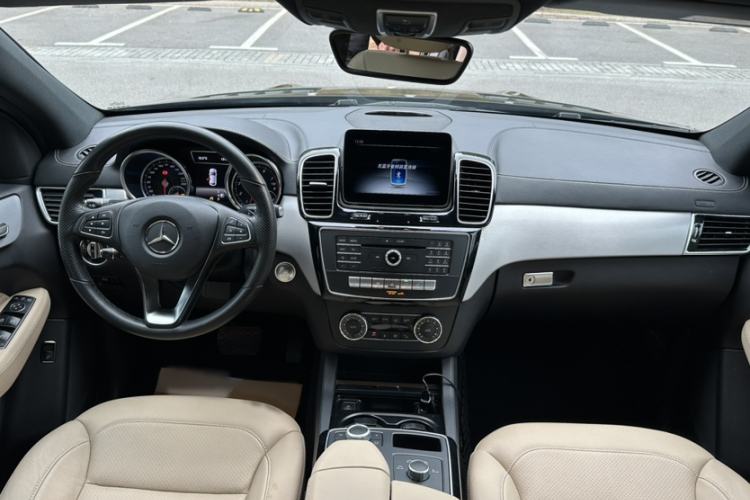 Used Mercedes-Benz GLE Coupe 2018 GLE 320 4MATIC Coupe SUV Interior 1