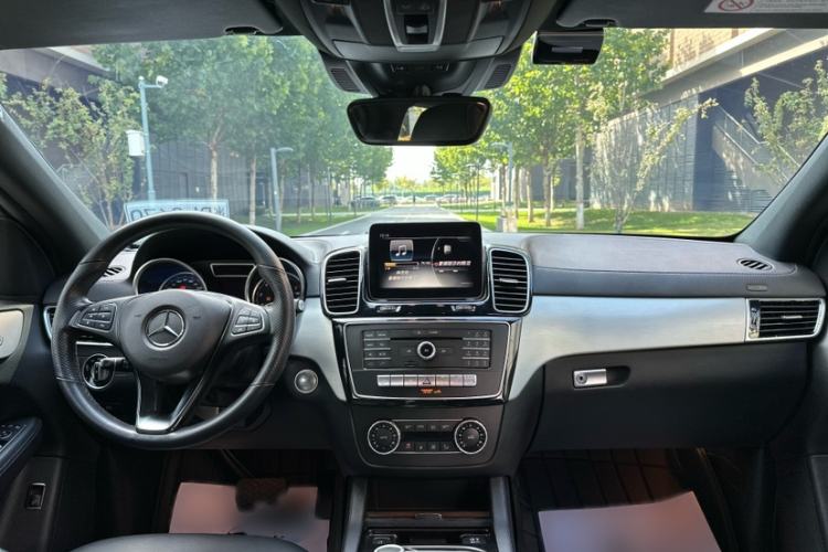 Used Mercedes-Benz GLE Coupe 2018 GLE 320 4MATIC Coupe SUV Interior 1