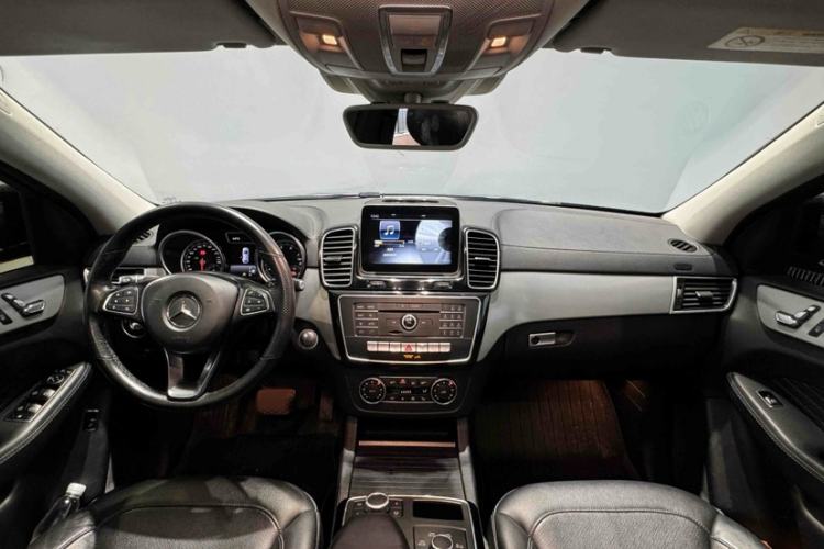 Used Mercedes-Benz GLE Coupe 2018 GLE 320 4MATIC Coupe SUV Interior 1