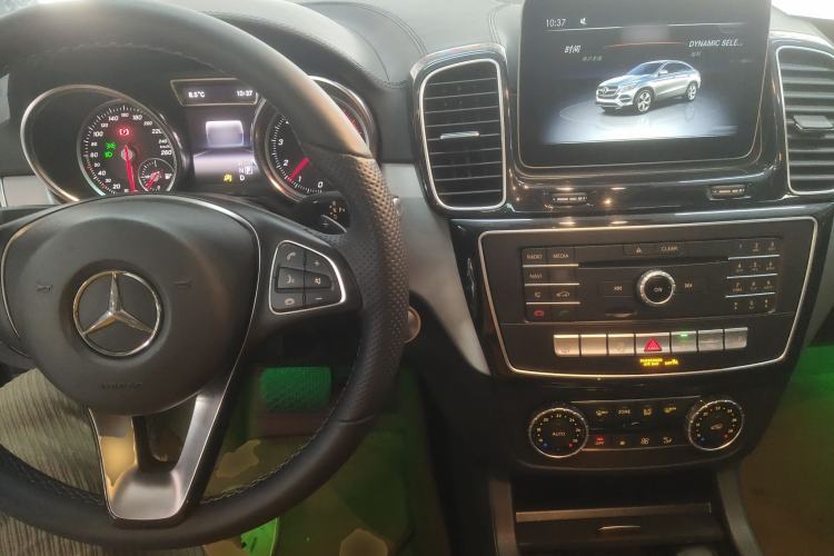Used Mercedes-Benz GLE Coupe 2018 GLE 320 4MATIC Coupe SUV Interior 2