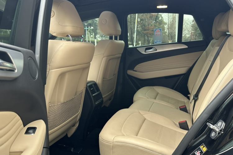 Used Mercedes-Benz GLE Coupe 2018 GLE 320 4MATIC Coupe SUV Interior 2