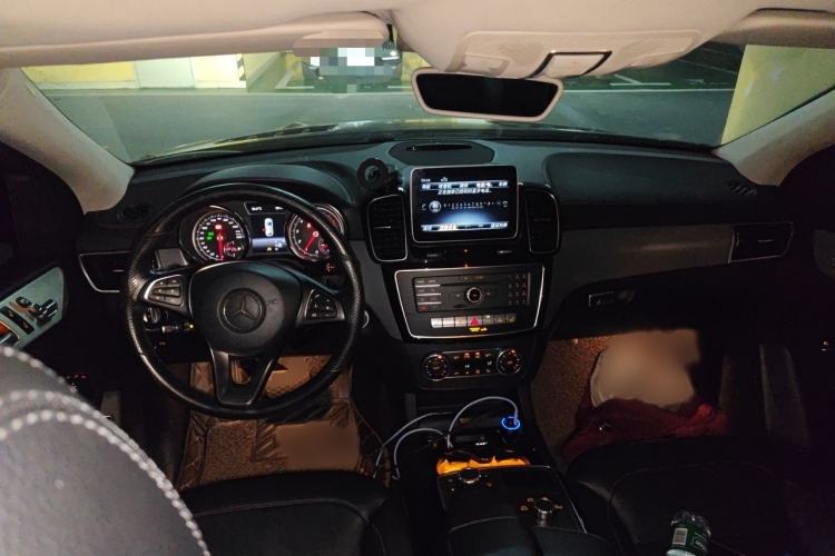 Used Mercedes-Benz GLE Coupe 2018 GLE 320 4MATIC Coupe SUV Interior 2