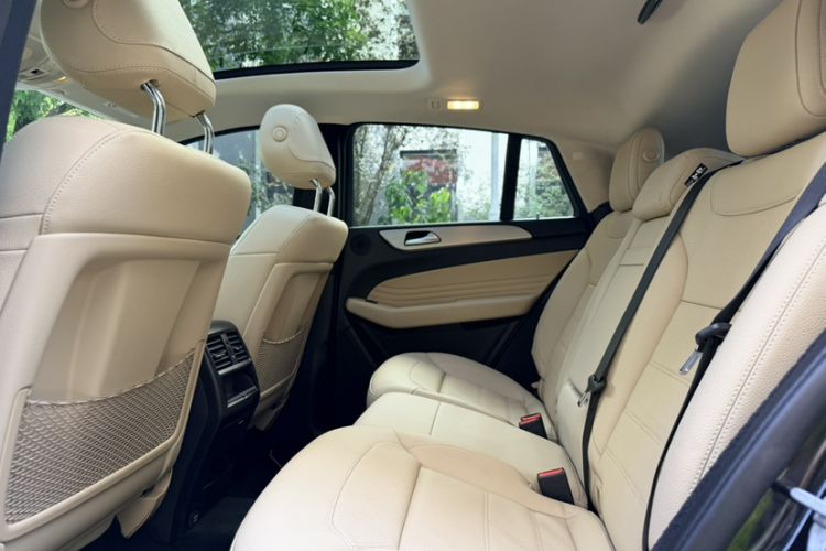 Used Mercedes-Benz GLE Coupe 2018 GLE 320 4MATIC Coupe SUV Interior 3