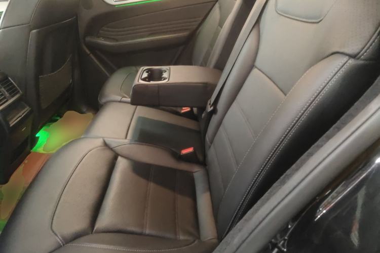 Used Mercedes-Benz GLE Coupe 2018 GLE 320 4MATIC Coupe SUV Interior 4