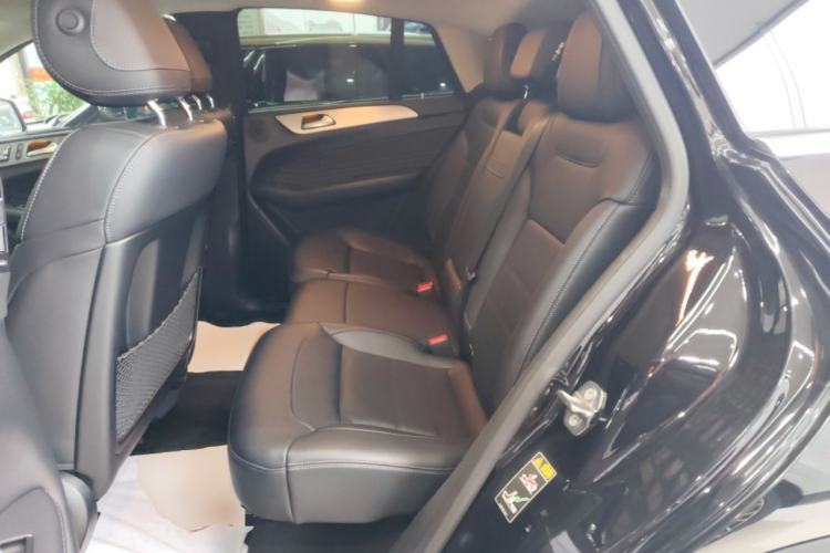 Used Mercedes-Benz GLE Coupe 2018 GLE 400 4MATIC Coupe SUV Interior 4