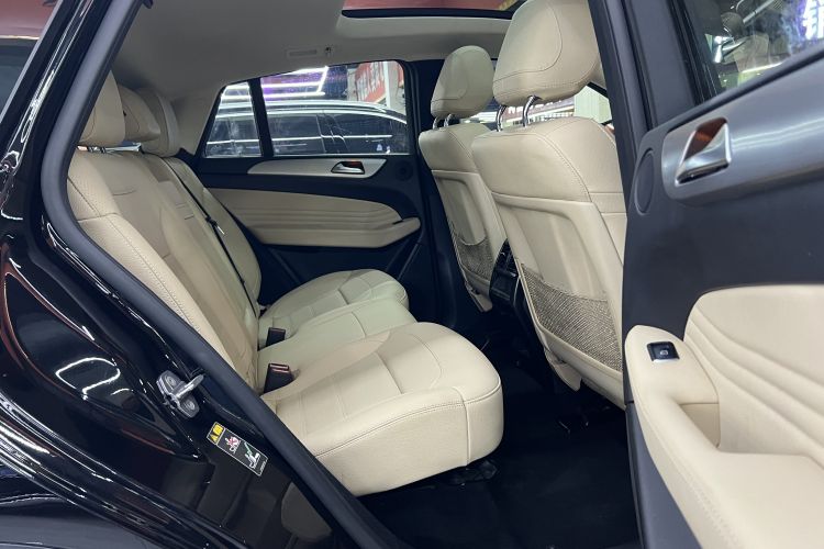 Used Mercedes-Benz GLE Coupe 2018 GLE 320 4MATIC Coupe SUV Interior 5
