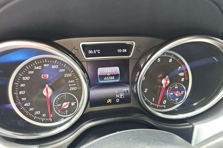 Used Mercedes-Benz GLE Coupe 2018 GLE 320 4MATIC Coupe SUV Odometer Close Up
