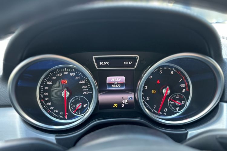 Used Mercedes-Benz GLE Coupe 2018 GLE 320 4MATIC Coupe SUV Odometer Close Up