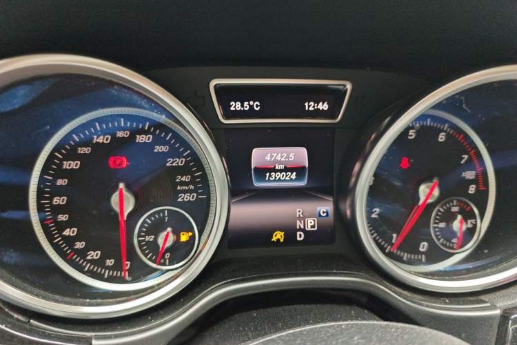 Used Mercedes-Benz GLE Coupe 2018 GLE 320 4MATIC Coupe SUV Odometer Close Up