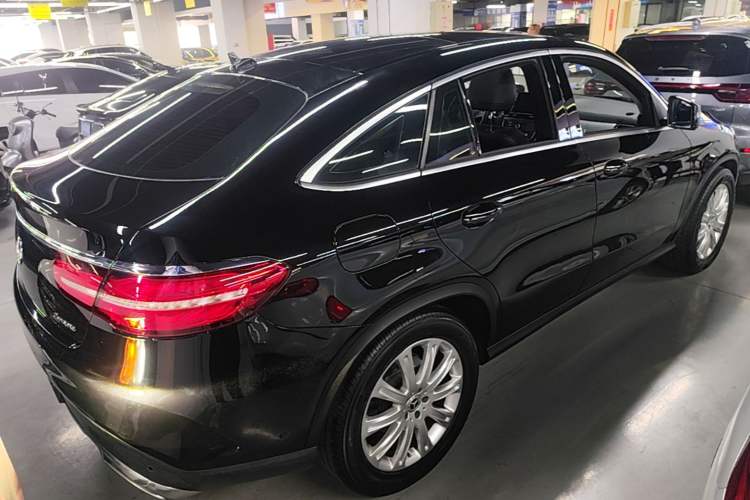 Used Mercedes-Benz GLE Coupe 2018 GLE 320 4MATIC Coupe SUV Rear Right 45 Deg