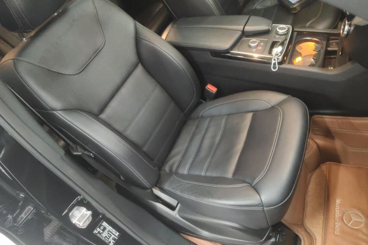 Used Mercedes-Benz GLE Coupe 2018 GLE 320 4MATIC Coupe SUV Right Front Seat