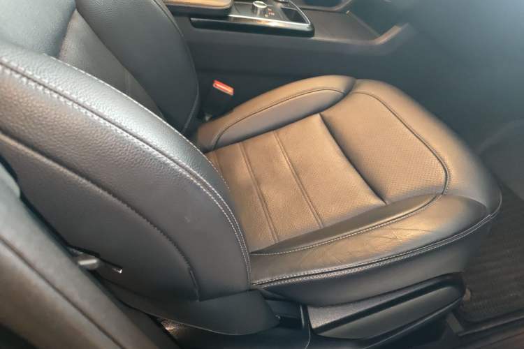 Used Mercedes-Benz GLE Coupe 2018 GLE 320 4MATIC Coupe SUV Right Front Seat