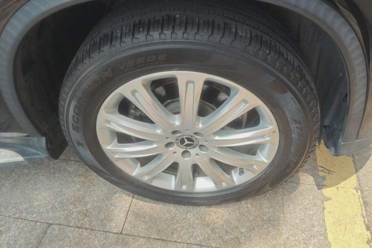 Used Mercedes-Benz GLE Coupe 2018 GLE 320 4MATIC Coupe SUV Right Front Wheel Hub