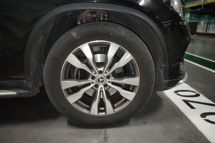 Used Mercedes-Benz GLE Coupe 2018 GLE 400 4MATIC Coupe SUV Right Front Wheel Hub
