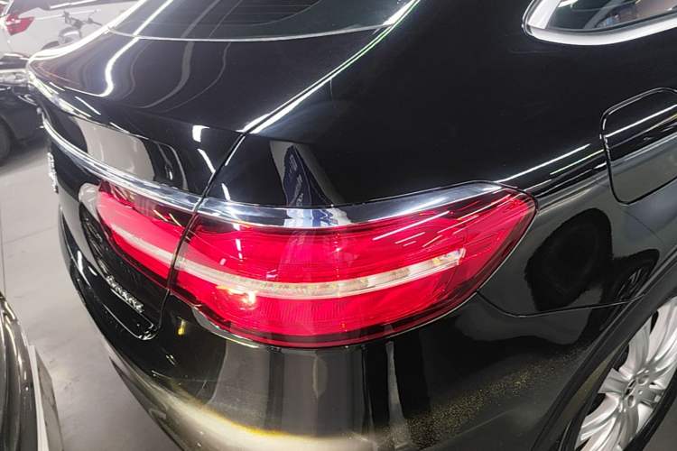 Used Mercedes-Benz GLE Coupe 2018 GLE 320 4MATIC Coupe SUV Right Rear Taillight