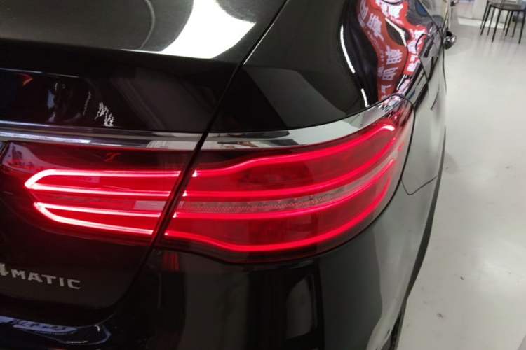 Used Mercedes-Benz GLE Coupe 2018 GLE 320 4MATIC Coupe SUV Right Rear Taillight