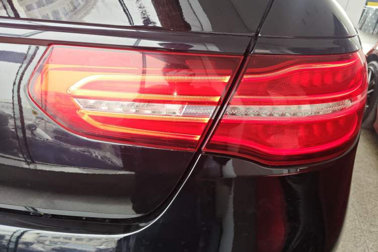 Used Mercedes-Benz GLE Coupe 2018 GLE 320 4MATIC Coupe SUV Right Rear Taillight