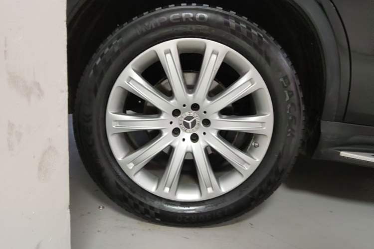 Used Mercedes-Benz GLE Coupe 2018 GLE 320 4MATIC Coupe SUV Right Rear Wheel Hub
