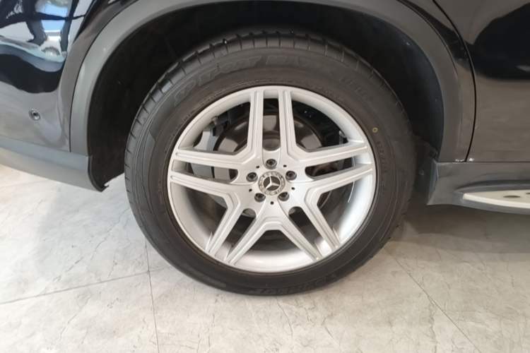 Used Mercedes-Benz GLE Coupe 2018 GLE 320 4MATIC Coupe SUV Right Rear Wheel Hub