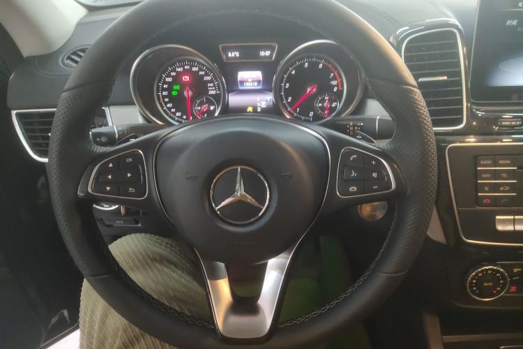 Used Mercedes-Benz GLE Coupe 2018 GLE 320 4MATIC Coupe SUV Steering Wheel