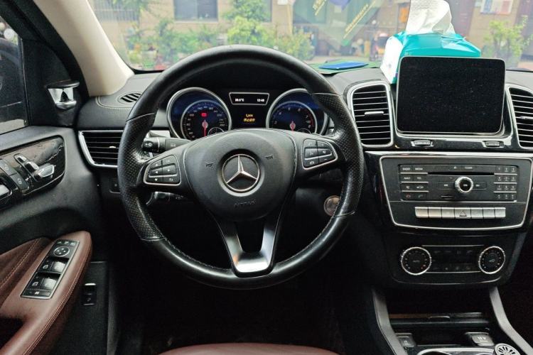 Used Mercedes-Benz GLE Coupe 2018 GLE 320 4MATIC Coupe SUV Steering Wheel