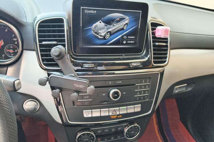 Used Mercedes-Benz GLE Coupe 2018 GLE 320 4MATIC Coupe SUV Audio And AC Panel