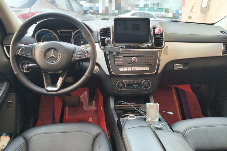 Used Mercedes-Benz GLE Coupe 2018 GLE 320 4MATIC Coupe SUV Center Console
