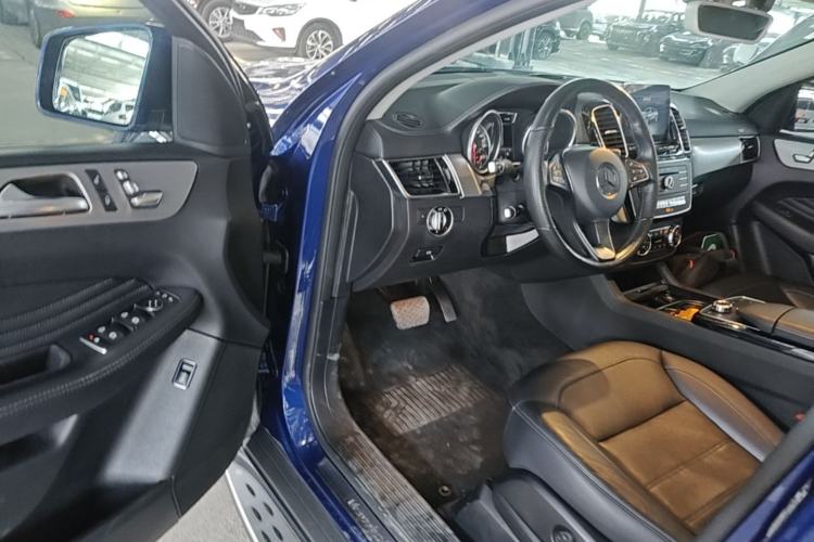 Used Mercedes-Benz GLE Coupe 2018 GLE 400 4MATIC Coupe SUV Driver Seat
