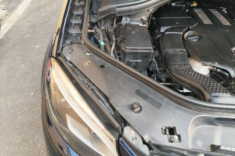 Used Mercedes-Benz GLE Coupe 2018 GLE 320 4MATIC Coupe SUV Engine Bay Right