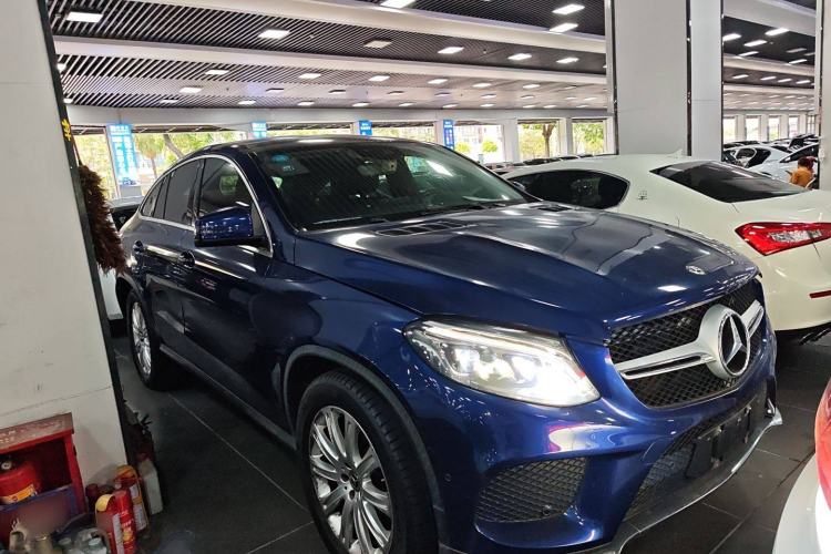 Used Mercedes-Benz GLE Coupe 2018 GLE 320 4MATIC Coupe SUV Front Right 45 Deg