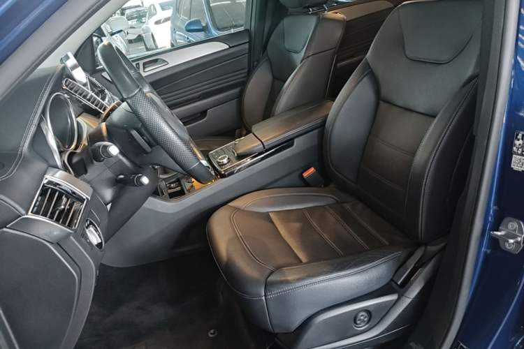 Used Mercedes-Benz GLE Coupe 2018 GLE 400 4MATIC Coupe SUV Left Front Seat