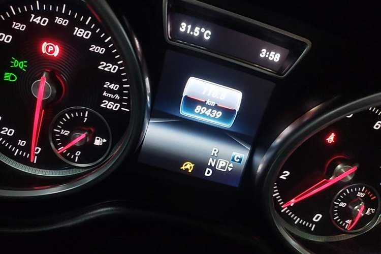 Used Mercedes-Benz GLE Coupe 2018 GLE 320 4MATIC Coupe SUV Odometer Close Up