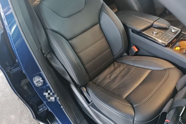 Used Mercedes-Benz GLE Coupe 2018 GLE 400 4MATIC Coupe SUV Right Front Seat