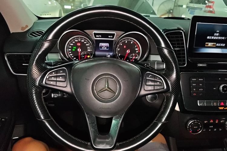 Used Mercedes-Benz GLE Coupe 2018 GLE 320 4MATIC Coupe SUV Steering Wheel