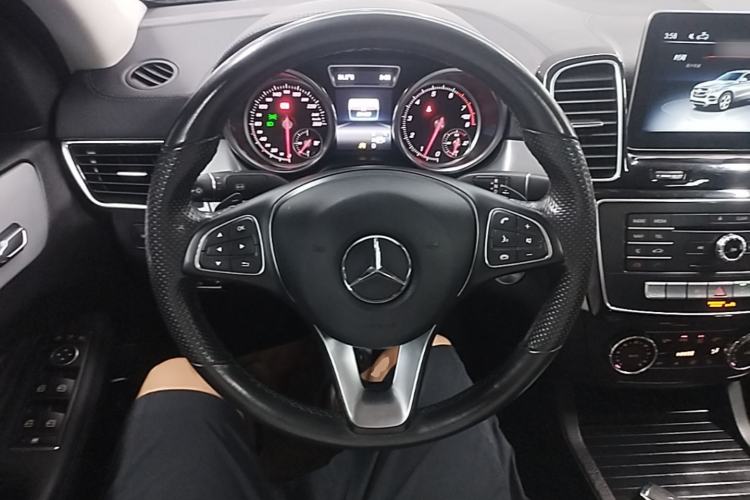 Used Mercedes-Benz GLE Coupe 2018 GLE 320 4MATIC Coupe SUV Steering Wheel
