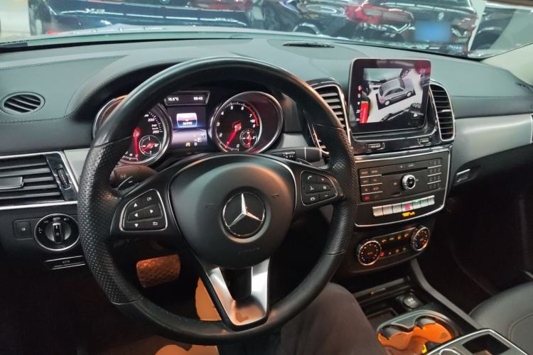 Used Mercedes-Benz GLE Coupe 2018 GLE 320 4MATIC Coupe SUV Center Console