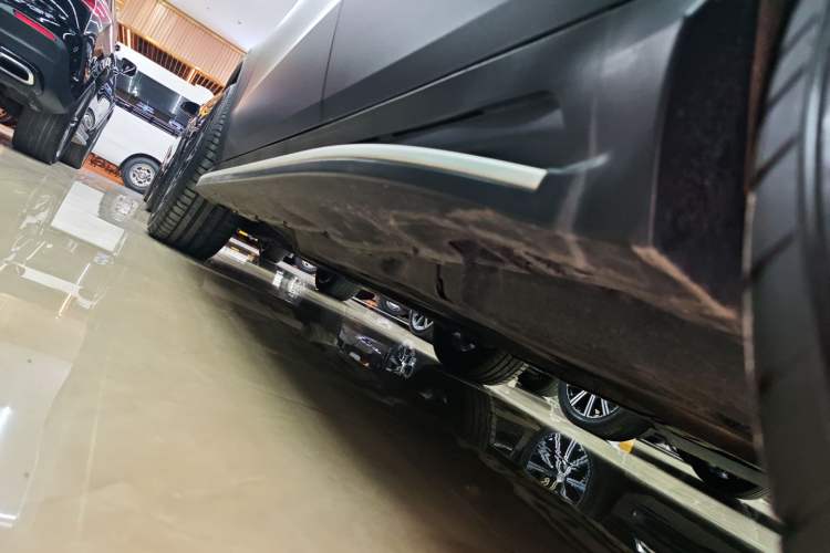Used Mercedes-Benz GLE Coupe 2018 GLE 320 4MATIC Coupe SUV Left Side Sill